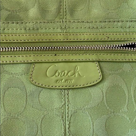 Great Coach purse, only used a few times. - Picture 2 of 6